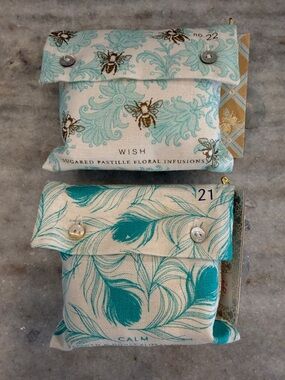 NEW Lollia Fine Bathing Salt Sachets - Wish & Calm Scents